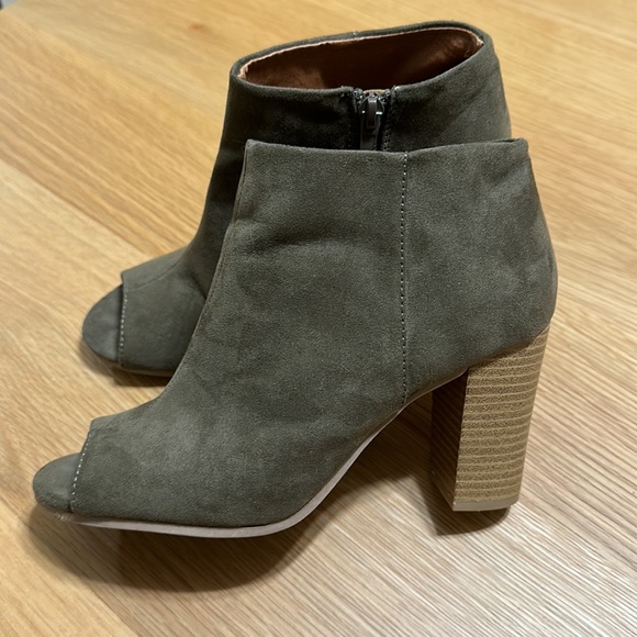 Qupid Green Open Toe Faux Suede Ankle Boots - Picture 5 of 11